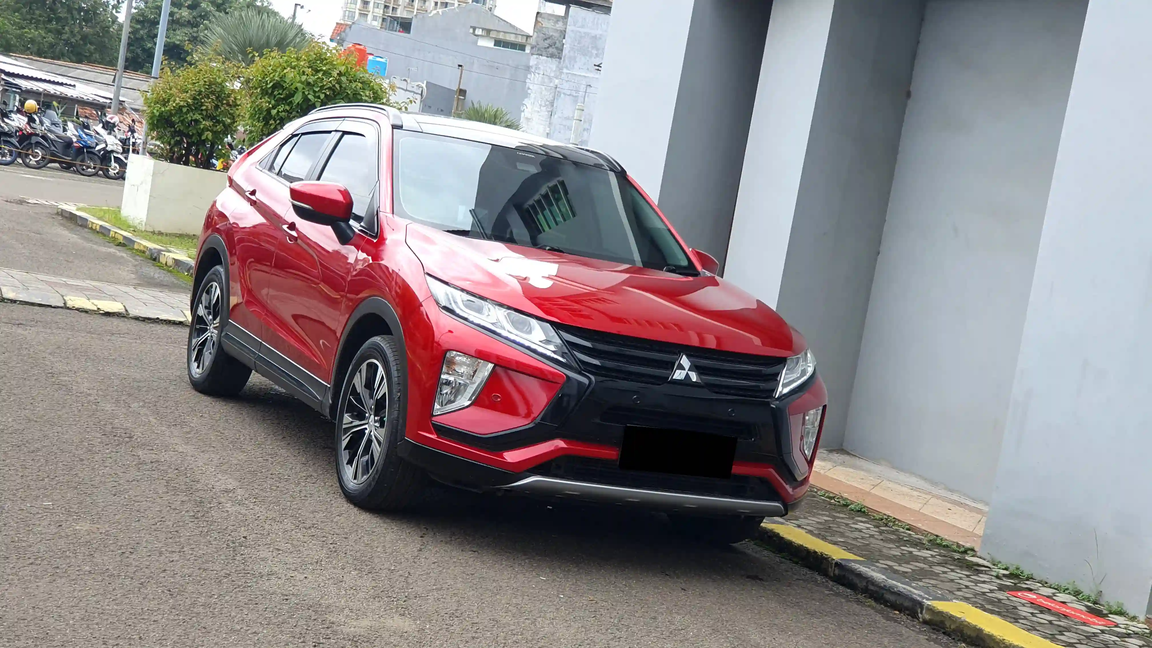 Mitsubishi Eclipse Cross, SUV Unggul Tahun Ini dan  Harga Bekasnya