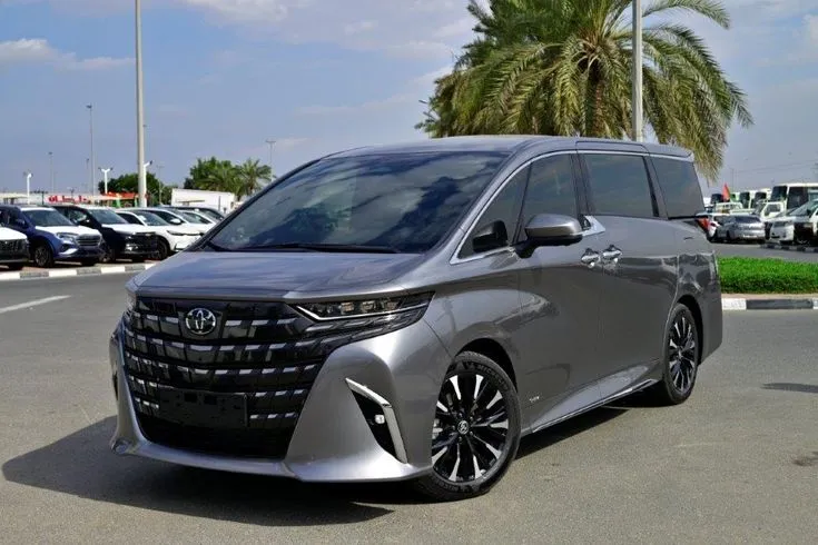Tertarik dengan Alphard 2024 Bekas? Begini Spek dan Harga Kreditnya