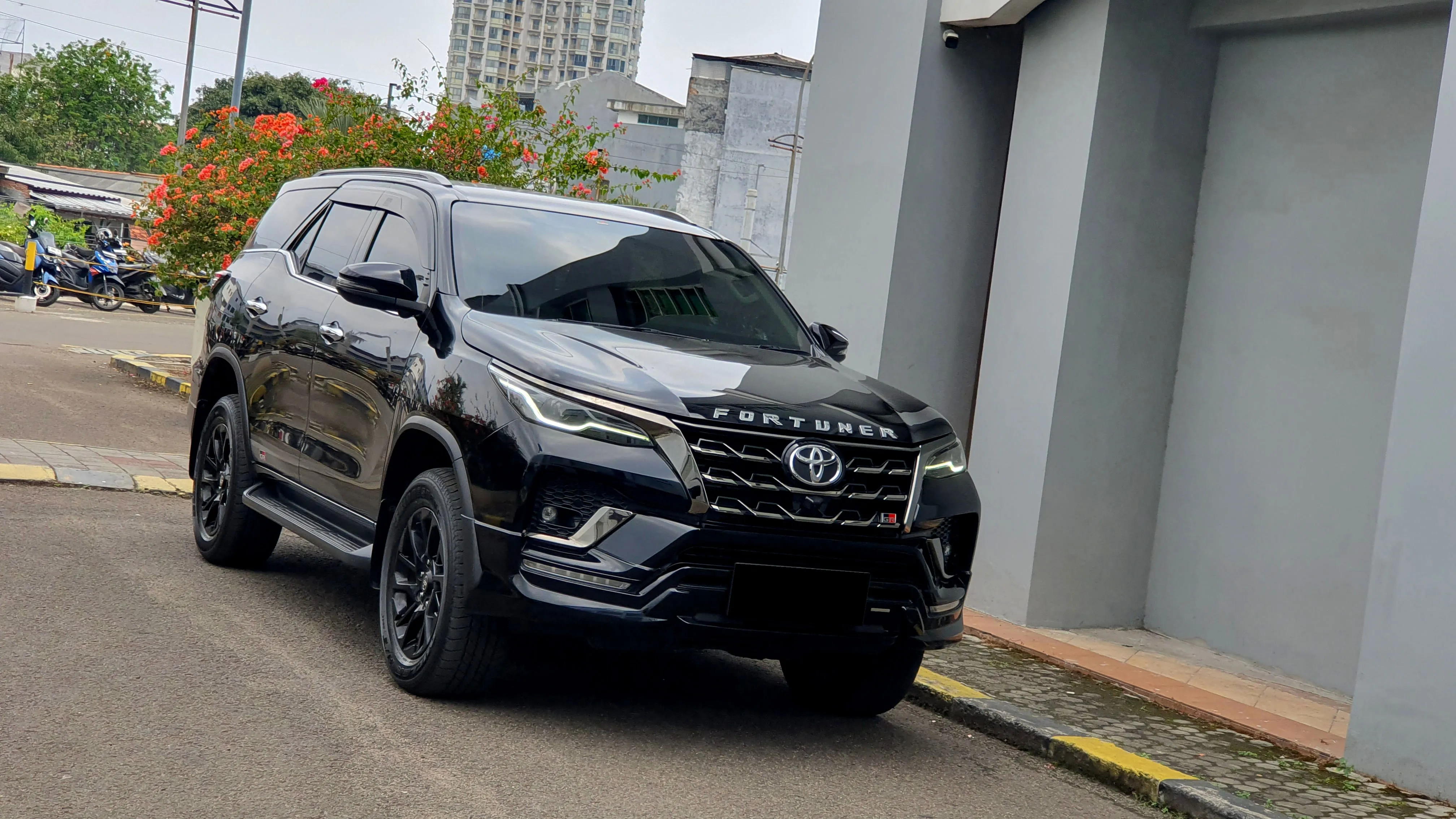 Review Beli Mobil Bekas vs Mobil Baru, Yang Mana Lebih Untung?