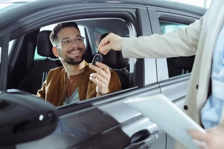 Sewa Mobil atau Beli Mobil Bekas untuk Libur Natal? Ini Hitungan Biayanya